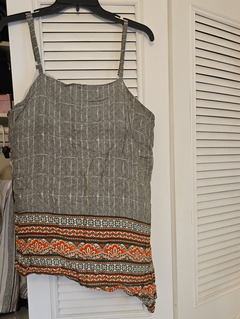 Cato Coral and Gray Paisley Print Shell Top